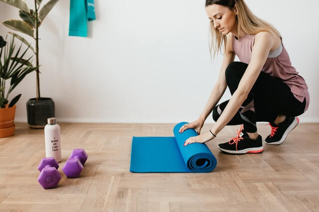 Muskelaufbau für Frauen Dehnen nach dem Krafttraining